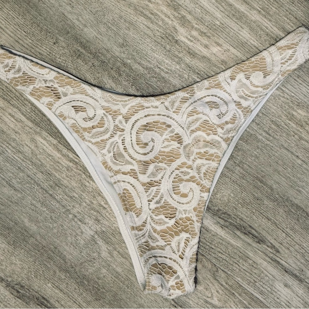Cute White Crocheted Bikini with Scrunch Back Bottom - Size XL - Worn Once - Picture 7 of 10